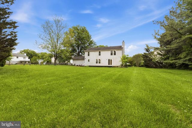 2 NICOLE CT, Newark, DE 19702