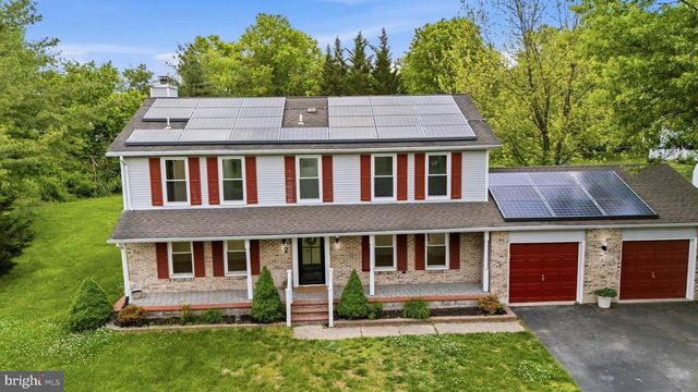 2 NICOLE CT, Newark, DE 19702