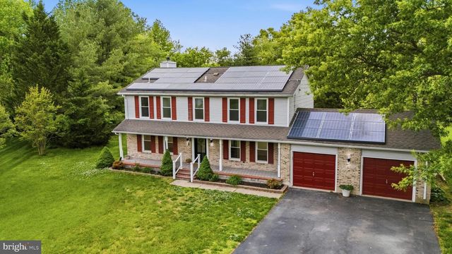 2 NICOLE CT, Newark, DE 19702