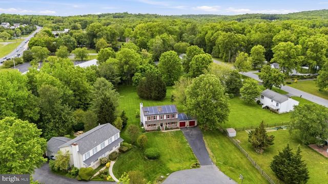 2 NICOLE CT, Newark, DE 19702