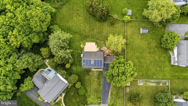 2 NICOLE CT, Newark, DE 19702