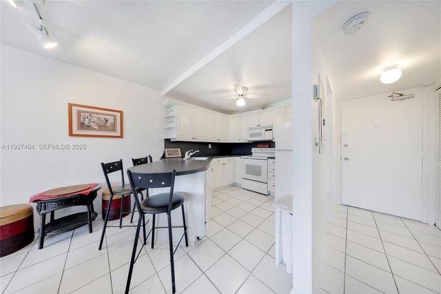 465 Ocean Dr 224, Miami Beach, FL 33139