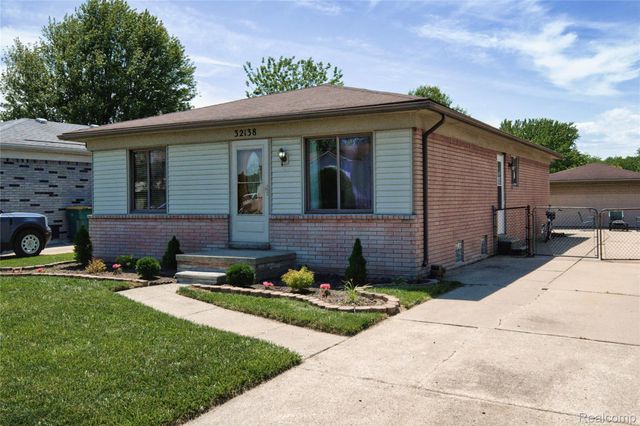 32138 Glaser Road, Brownstown Charter Township, MI 48173