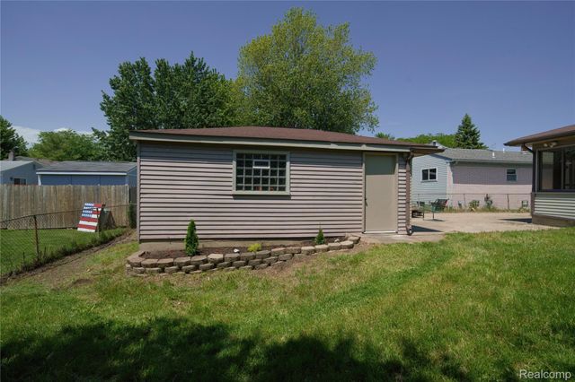 32138 Glaser Road, Brownstown Charter Township, MI 48173