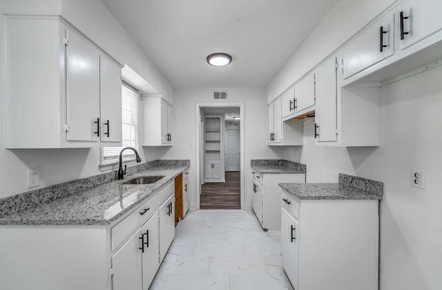 4903 QUINCE RD, Memphis, TN 38117