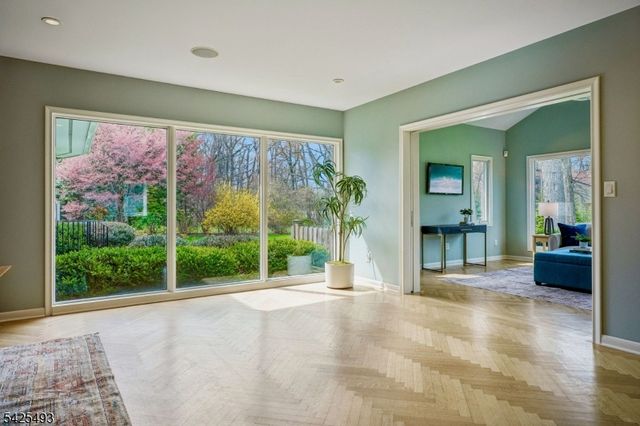 605 Mountain Dr, South Orange Village Twp., NJ 07079