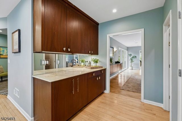 605 Mountain Dr, South Orange Village Twp., NJ 07079