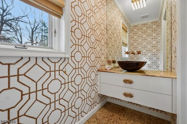 605 Mountain Dr, South Orange Village Twp., NJ 07079