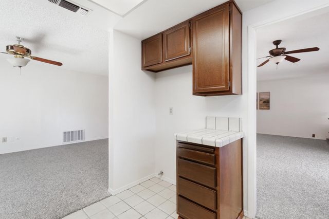 9924 Meadow Oak Cir, Elk Grove, CA 95624