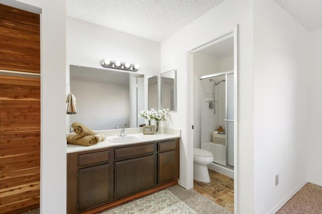 9924 Meadow Oak Cir, Elk Grove, CA 95624