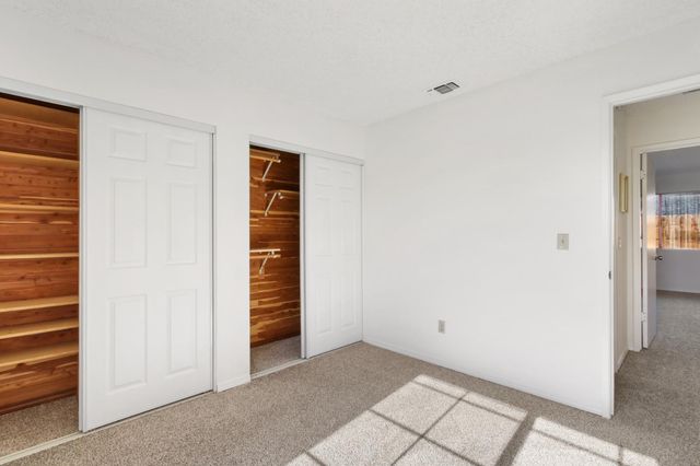 9924 Meadow Oak Cir, Elk Grove, CA 95624