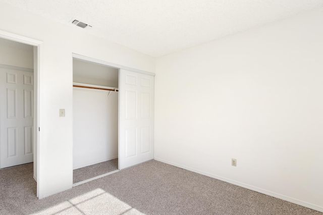 9924 Meadow Oak Cir, Elk Grove, CA 95624
