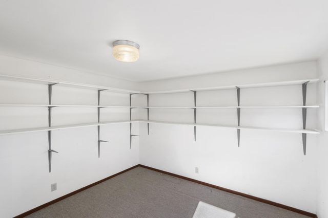 9924 Meadow Oak Cir, Elk Grove, CA 95624
