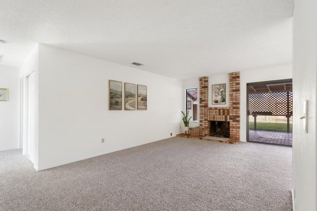 9924 Meadow Oak Cir, Elk Grove, CA 95624
