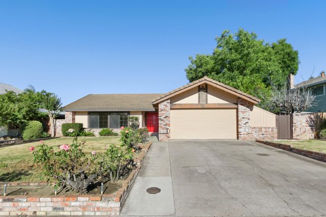 9924 Meadow Oak Cir, Elk Grove, CA 95624