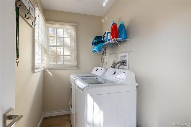 194 Newark Street, Lindenhurst, NY 11757