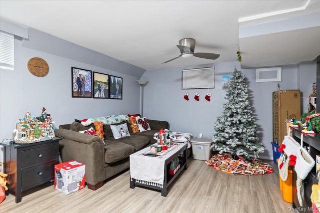 194 Newark Street, Lindenhurst, NY 11757