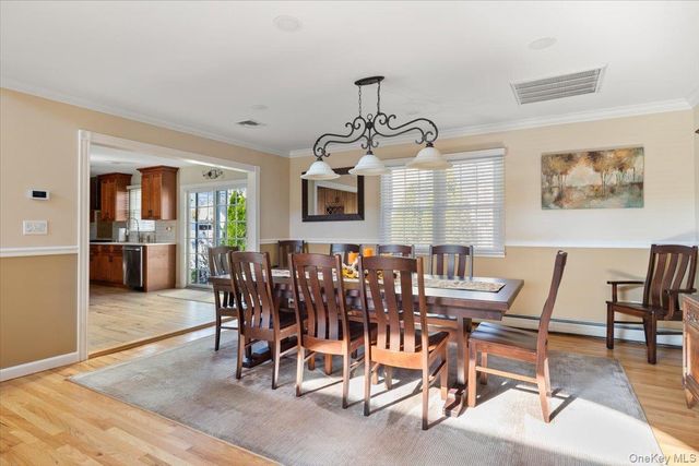 194 Newark Street, Lindenhurst, NY 11757