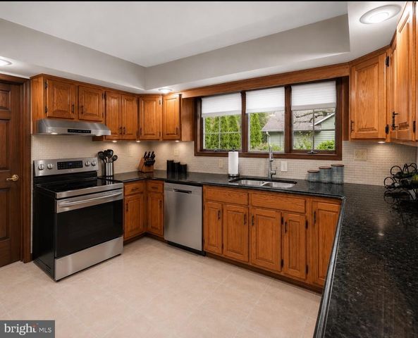 2413 CLOVER LN, Millville, NJ 08332