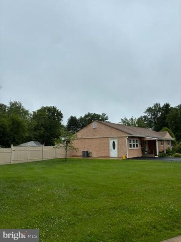 1001 JEFFREY DR, Southampton, PA 18966