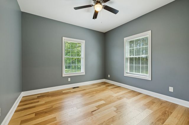 136 Blue Moon Rd, Dickson, TN 37055