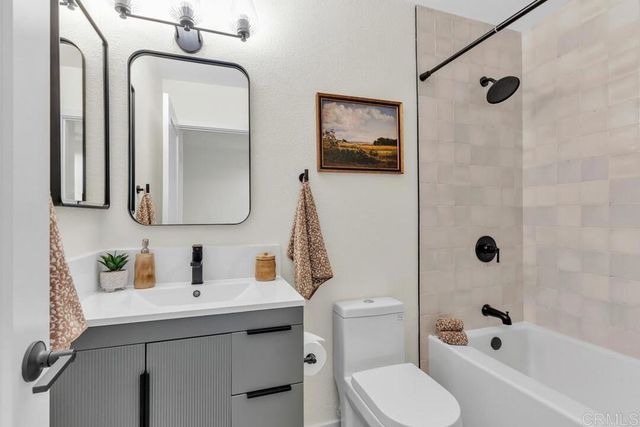 10107 Peaceful Court, Santee, CA 92071