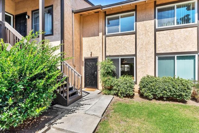 10107 Peaceful Court, Santee, CA 92071