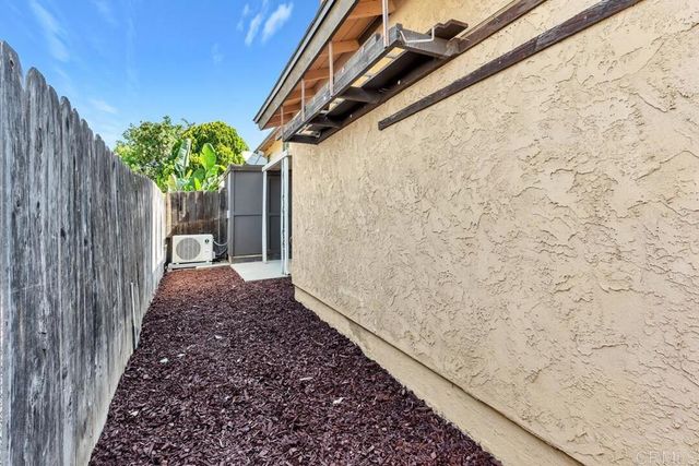 10107 Peaceful Court, Santee, CA 92071