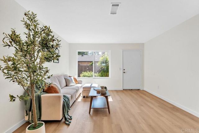 10107 Peaceful Court, Santee, CA 92071
