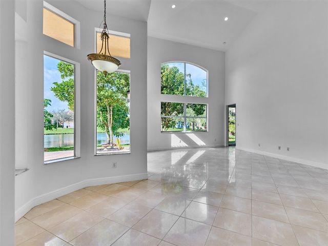 7127 Pinecreek Way, Coconut Creek, FL 33073