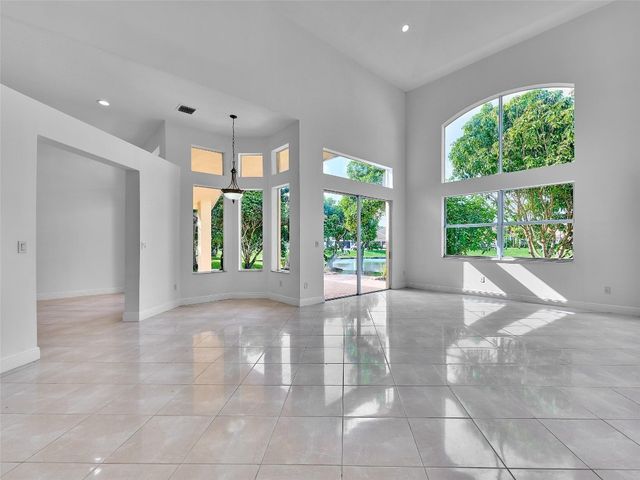 7127 Pinecreek Way, Coconut Creek, FL 33073