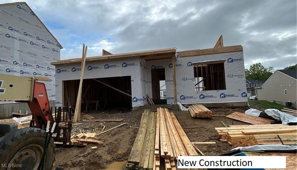 3374 Buckeye Trail, Green, OH 44685