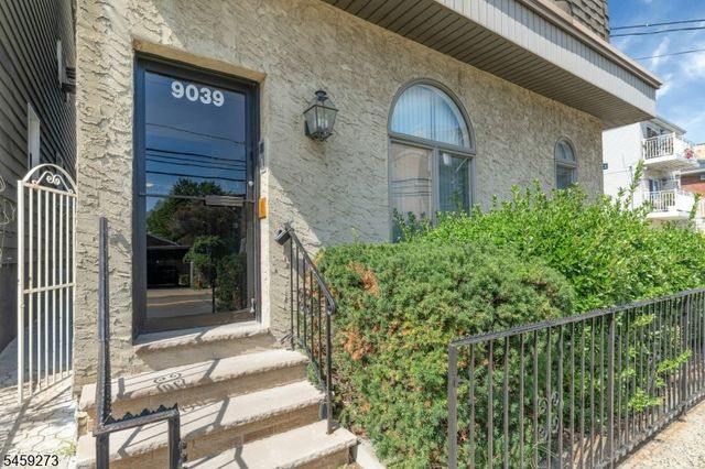 9039 Palisade Ave 4, North Bergen Twp., NJ 07047