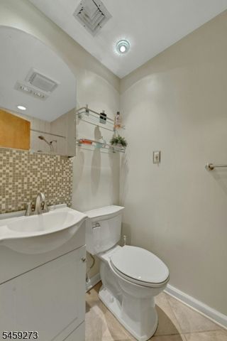 9039 Palisade Ave 4, North Bergen Twp., NJ 07047