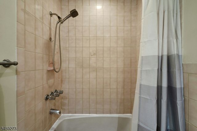 9039 Palisade Ave 4, North Bergen Twp., NJ 07047