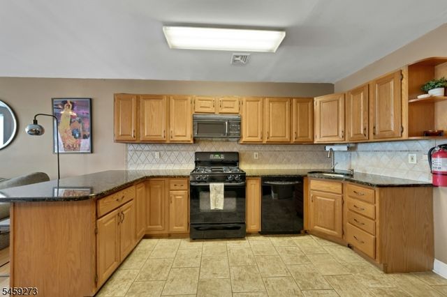 9039 Palisade Ave 4, North Bergen Twp., NJ 07047