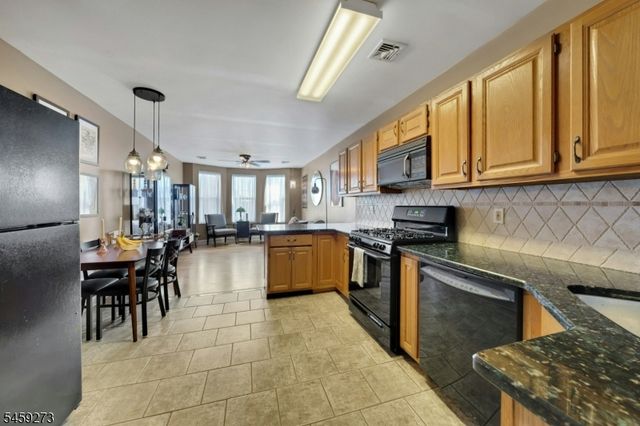 9039 Palisade Ave 4, North Bergen Twp., NJ 07047