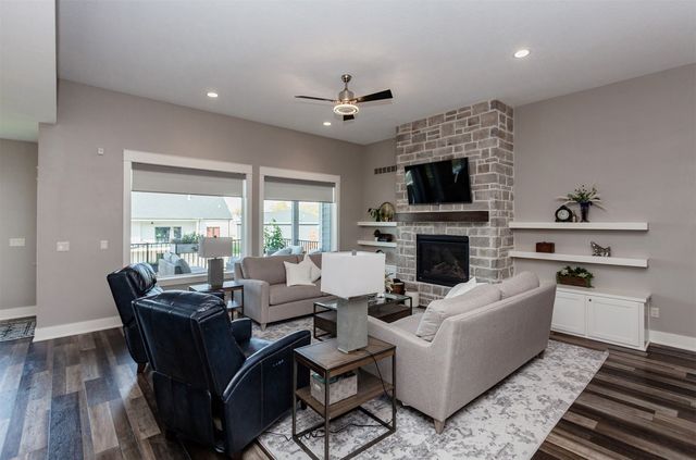 2319 N 9th Court, Indianola, IA 50125