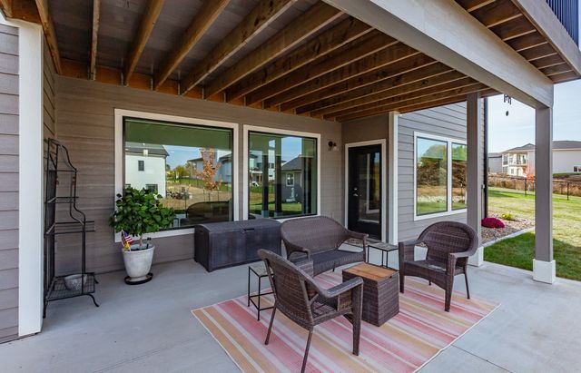 2319 N 9th Court, Indianola, IA 50125