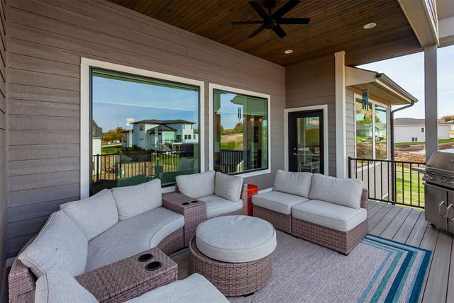 2319 N 9th Court, Indianola, IA 50125