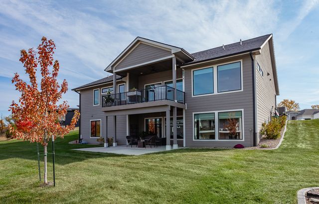 2319 N 9th Court, Indianola, IA 50125