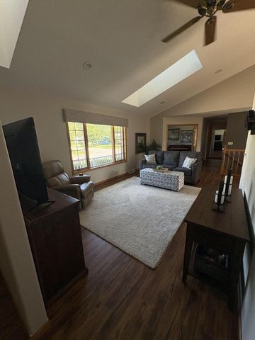 908 2nd AVENUE E, Holmen, WI 54636