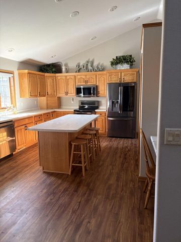 908 2nd AVENUE E, Holmen, WI 54636