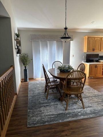 908 2nd AVENUE E, Holmen, WI 54636