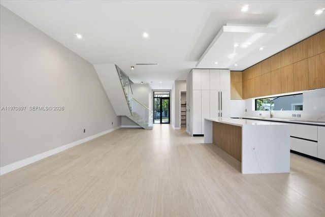 1637 Monroe St, Hollywood, FL 33020