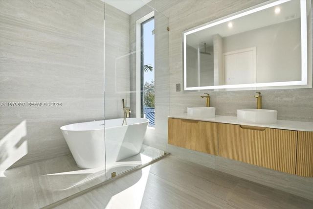 1637 Monroe St, Hollywood, FL 33020