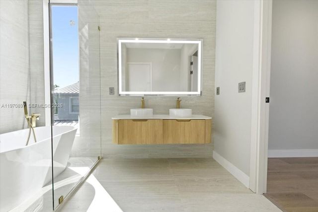 1637 Monroe St, Hollywood, FL 33020