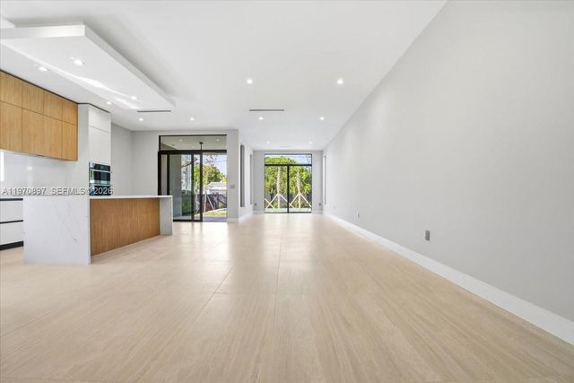 1637 Monroe St, Hollywood, FL 33020