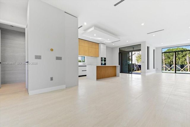 1637 Monroe St, Hollywood, FL 33020