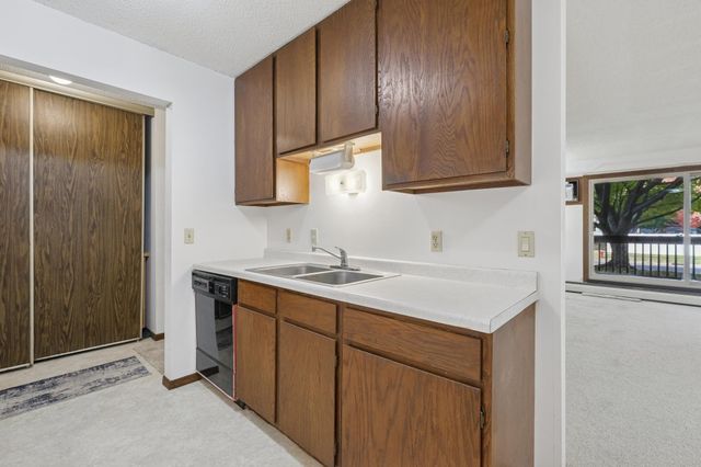 14620 Garrett Avenue 104, Apple Valley, MN 55124